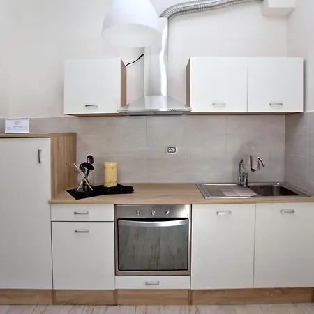 Ben Ti Voglio - Con Bagno Privato In E Uso Cucina - Guest house *