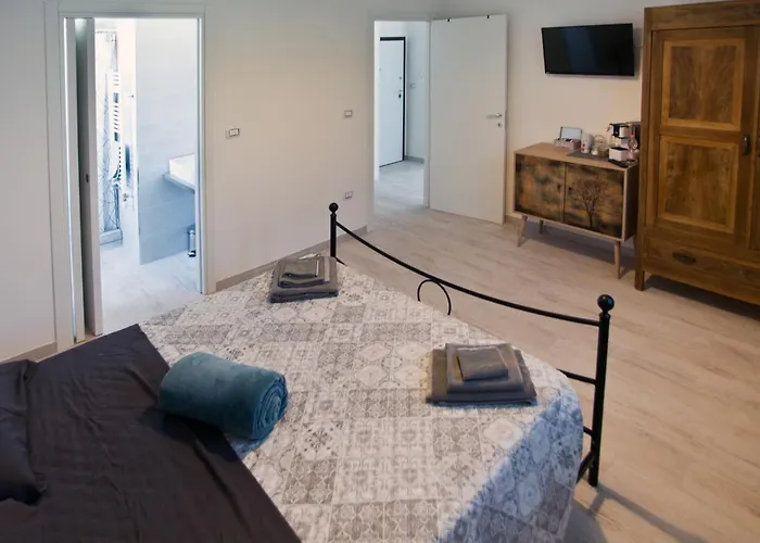 Acqua E Terra - Con Bagno Privato In E Uso Cucina - Con Fatturazione 招待所 3*