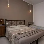 Acqua E Terra - Con Bagno Privato In E Uso Cucina - Con Fatturazione בנטיבוליו