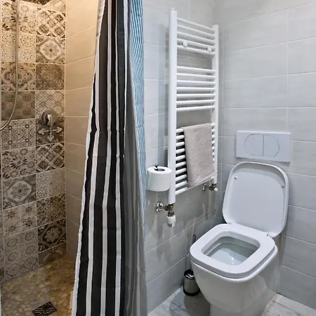 Acqua E Terra - Con Bagno Privato In E Uso Cucina - Con Fatturazione بيت ضيافة 3*