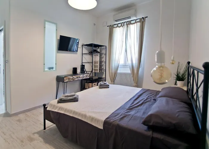 Acqua E Terra - Con Bagno Privato In E Uso Cucina - Con Fatturazione ゲストハウス 3*