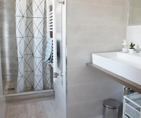Acqua E Terra - Con Bagno Privato In E Uso Cucina - Con Fatturazione ゲストハウス 3*